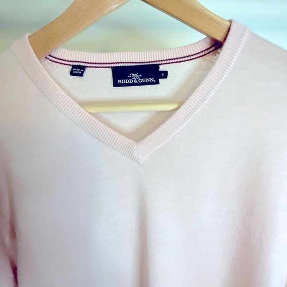 NWOT - Rodd & Gunn Men's Springston V-neck Fine Wool Pullover Sweater in Rose- S - Picture 4 of 5